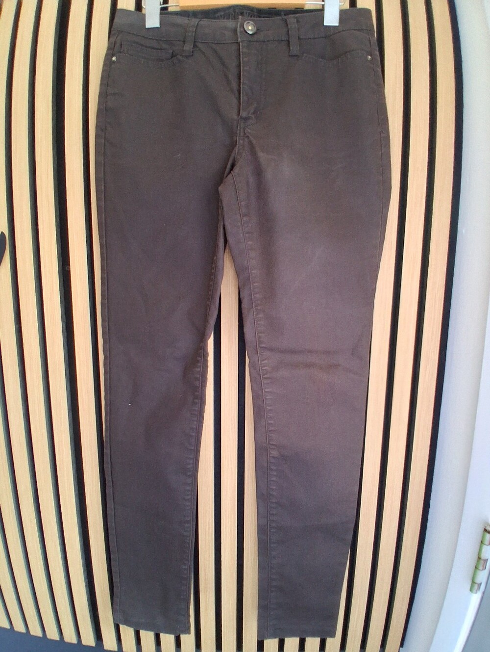 Vero Moda Men's Slim Straight Chinos in Brown